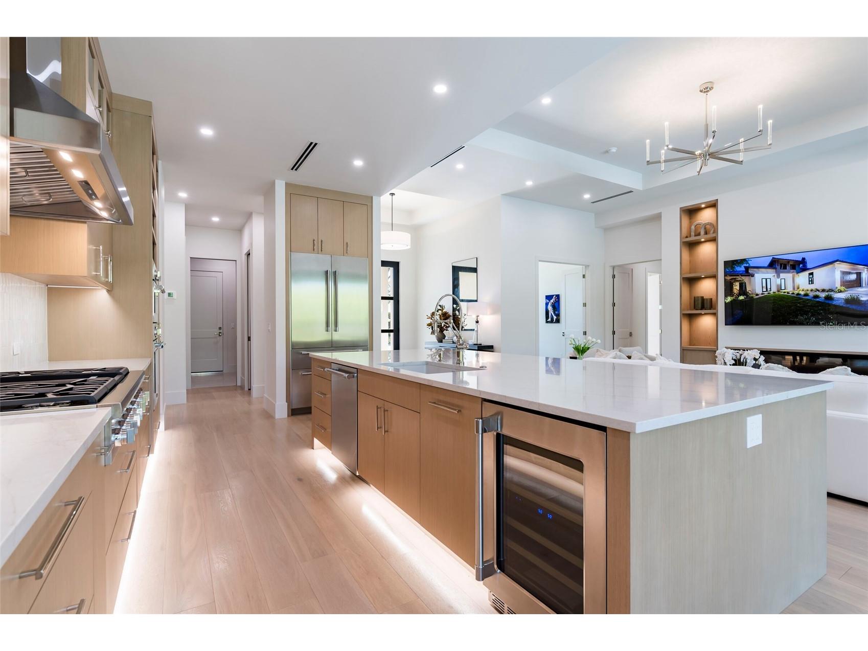 1959 Wisteria Street Sarasota FL 34239 A4683340 image14
