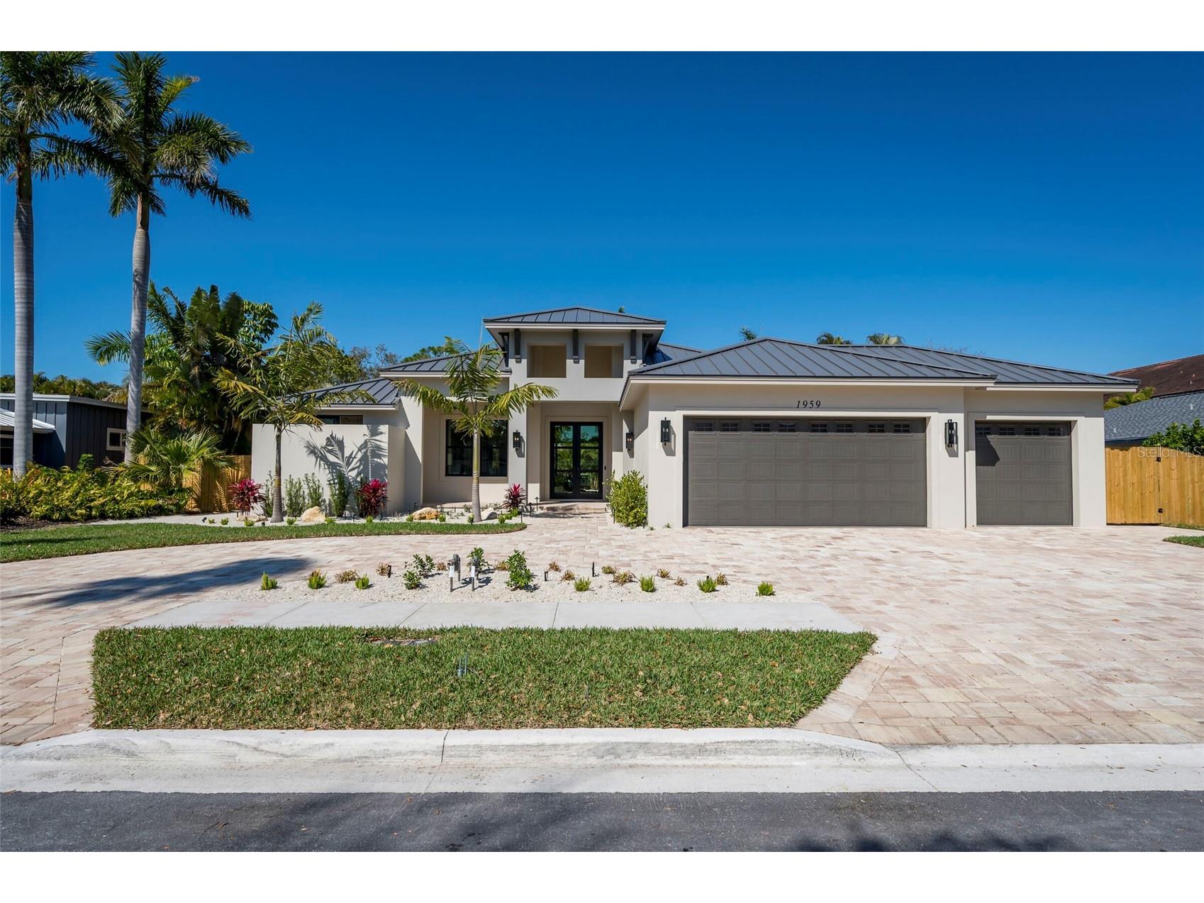 1959 Wisteria Street Sarasota FL 34239 A4683340 image2