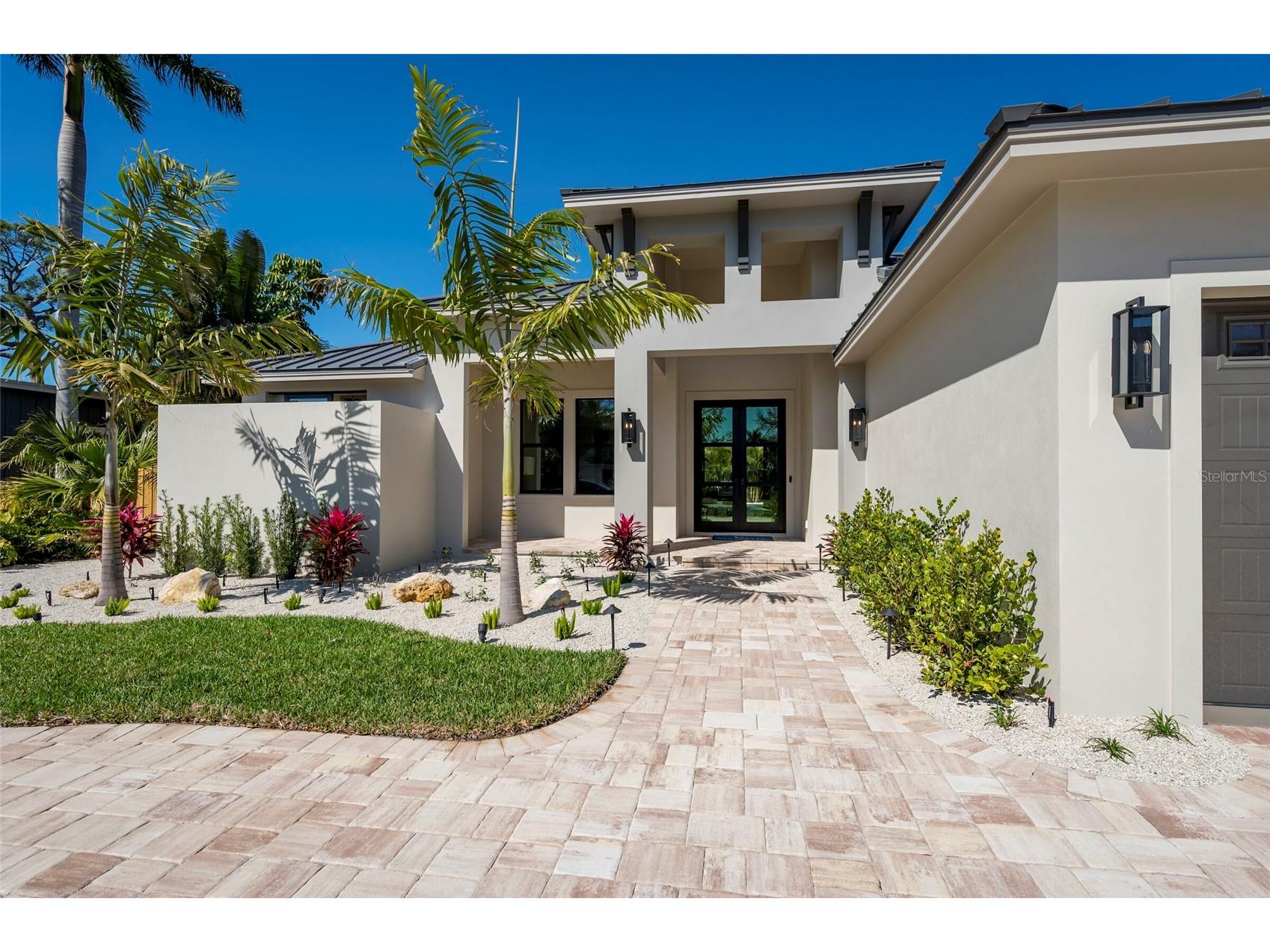 1959 Wisteria Street Sarasota FL 34239 A4683340 image4