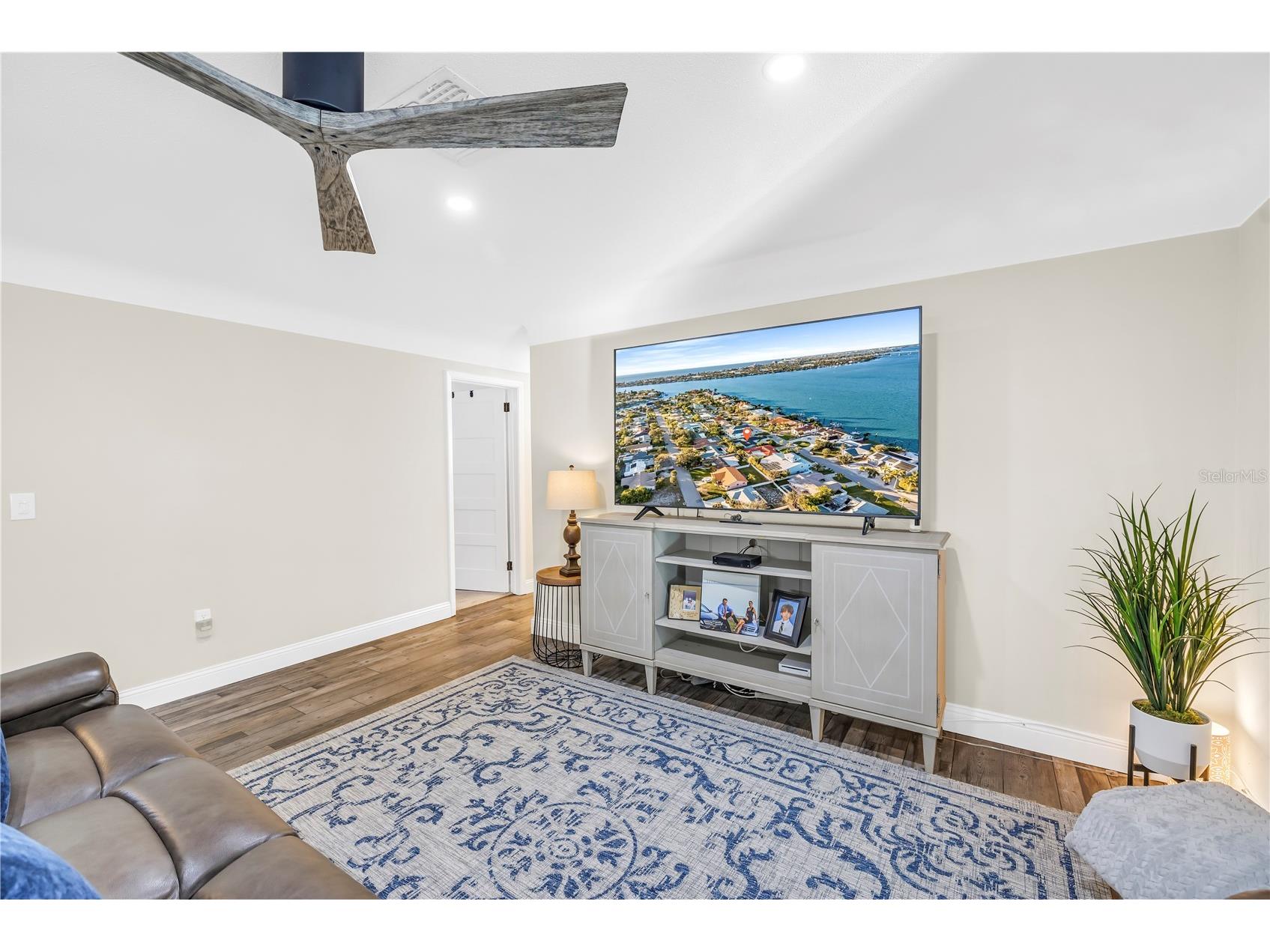 196 1st Street W Tierra Verde FL 33715 TB8442405 image9