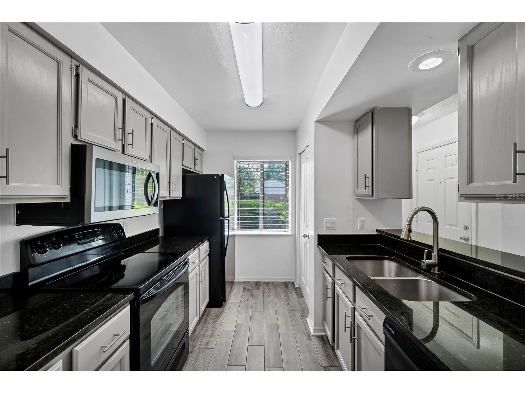 196 Riverbend Drive #102 Altamonte Springs FL 32714 O6406983 image3