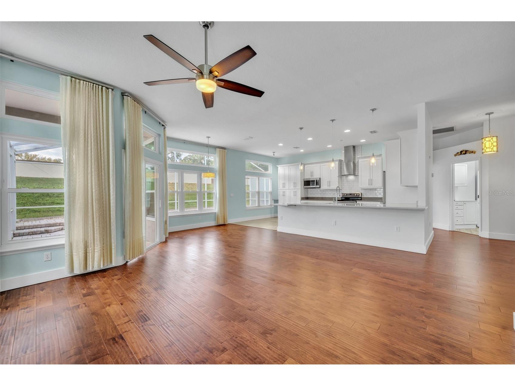 196 Wimbledon Circle Lake Mary FL 32746 G5106895 image2