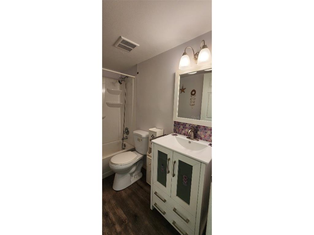 1960 Lakewood Club Dr S #2-F Saint Petersburg FL 33712 TB8369679 image24