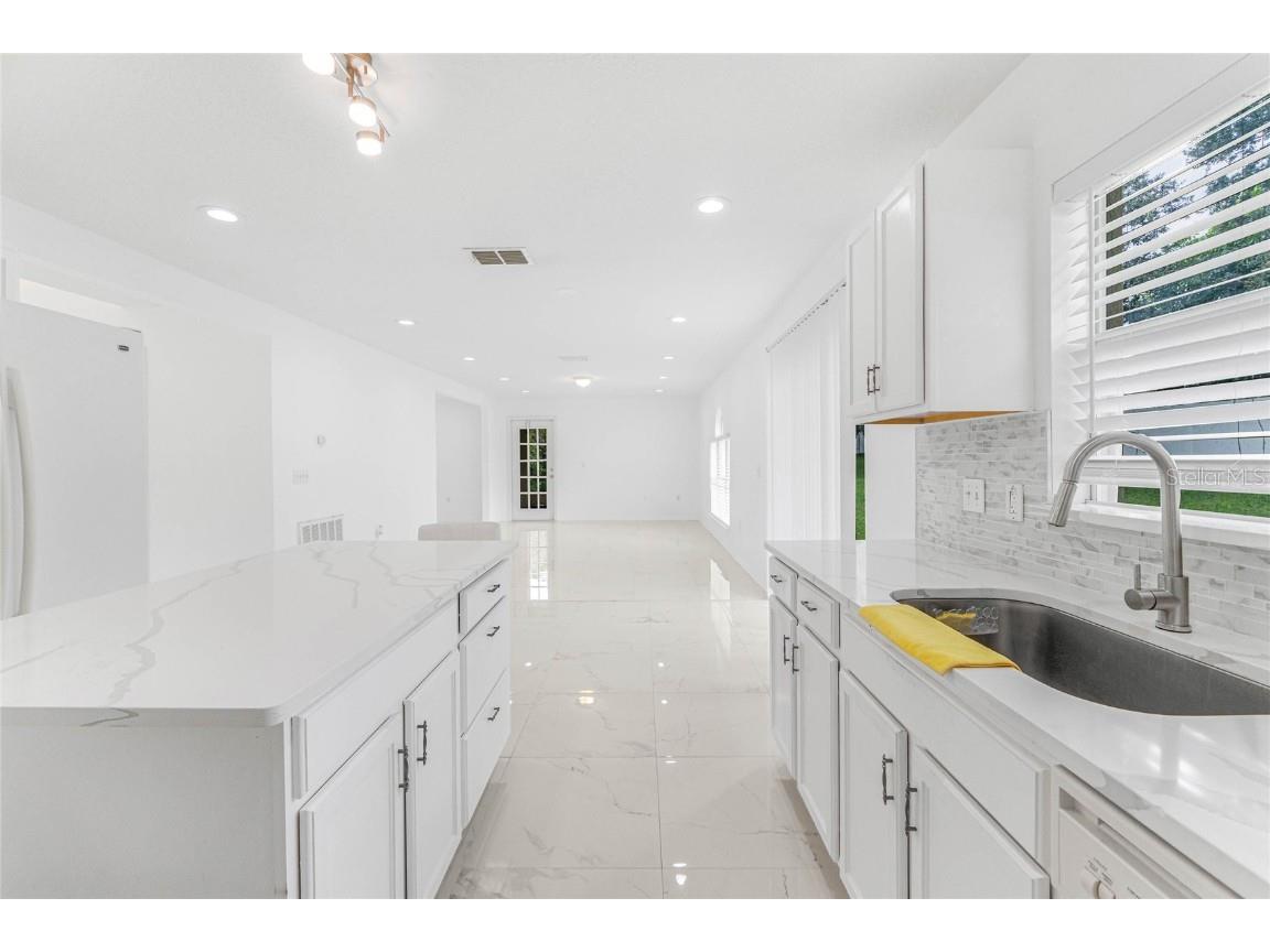 1961 Thorngate Lane Mascotte FL 34753 O6343380 image12