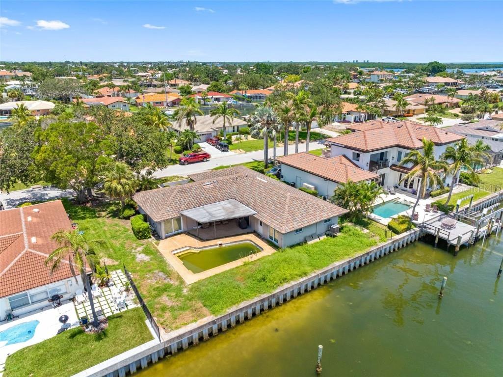 1962 Hawaii Avenue NE Saint Petersburg FL 33703 TB8428085 image1