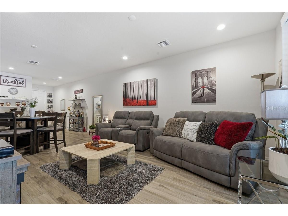 1962 Lake Ridge Boulevard Clearwater FL 33763 TB8489681 image3