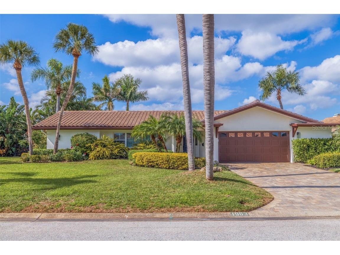 1963 Kansas Avenue NE Saint Petersburg FL 33703 - TAMPA BAY U8229277 image1