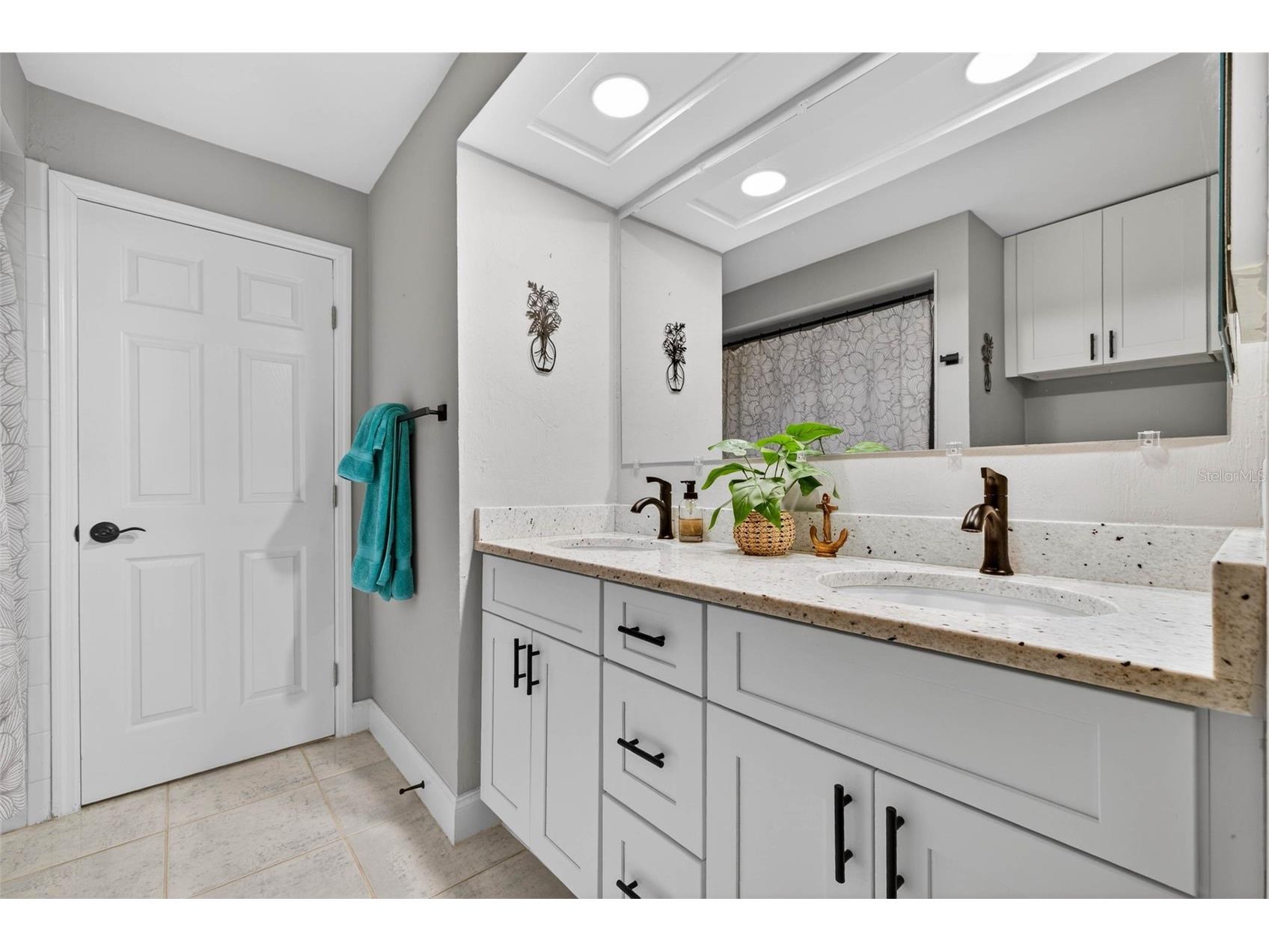 1963 Tanglewood Drive NE Saint Petersburg FL 33702 TB8453154 image20