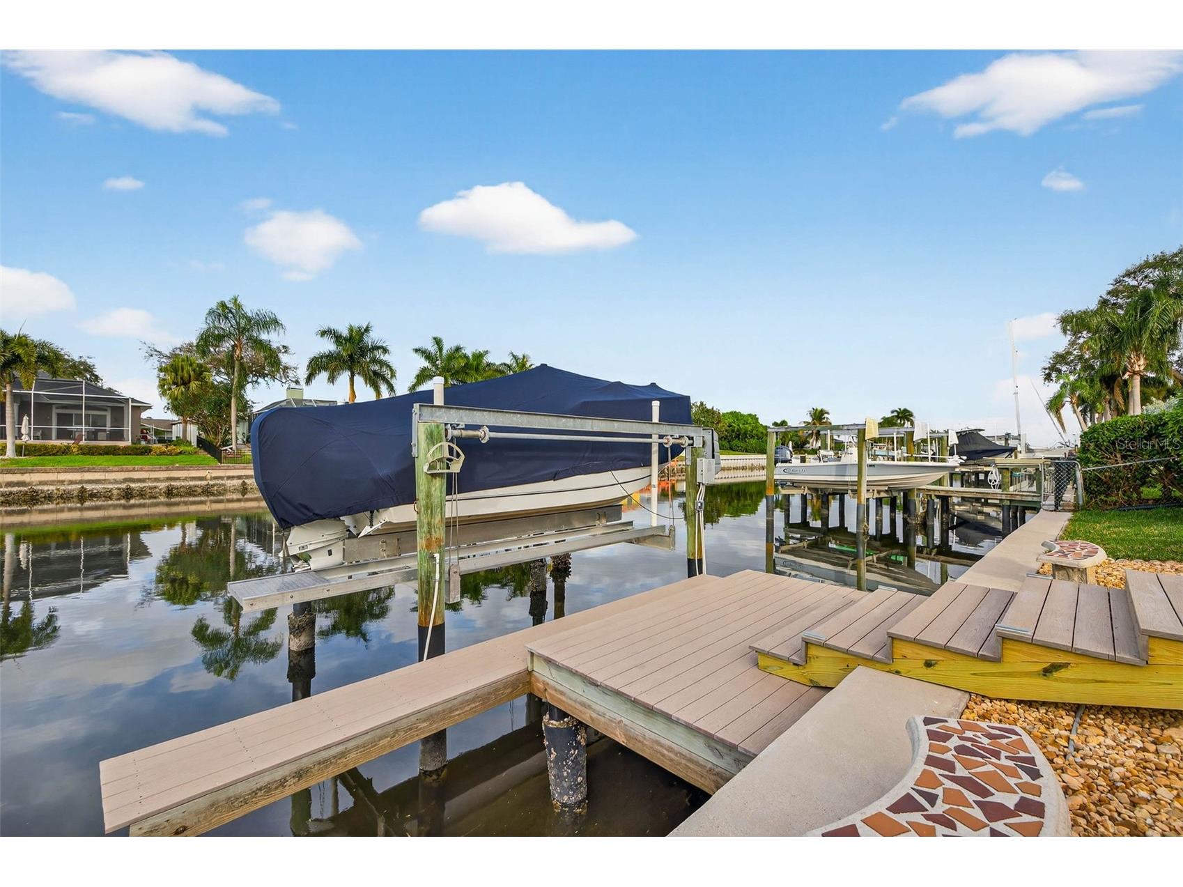 1963 Tanglewood Drive NE Saint Petersburg FL 33702 TB8453154 image36