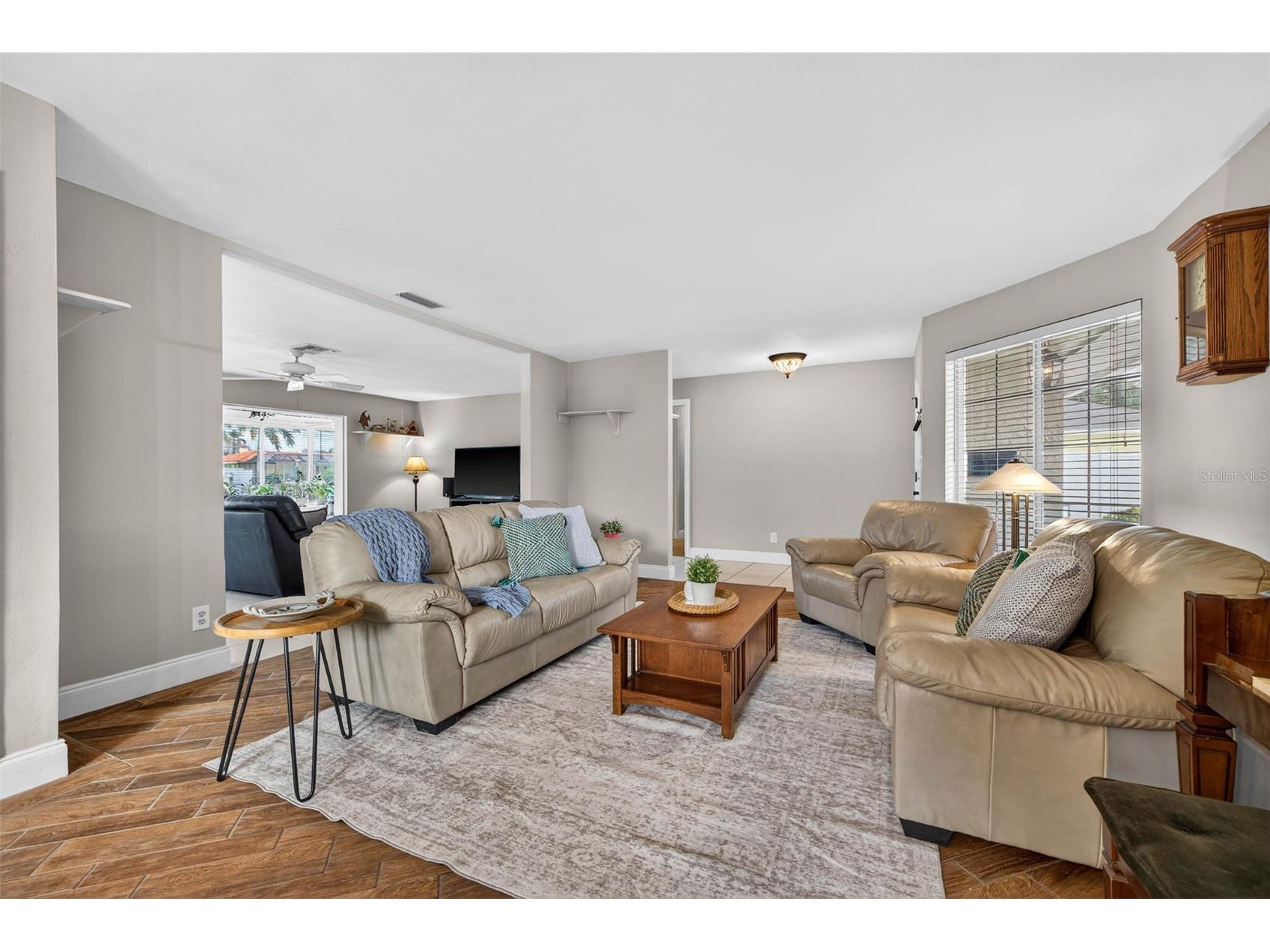 1963 Tanglewood Drive NE Saint Petersburg FL 33702 TB8453154 image4