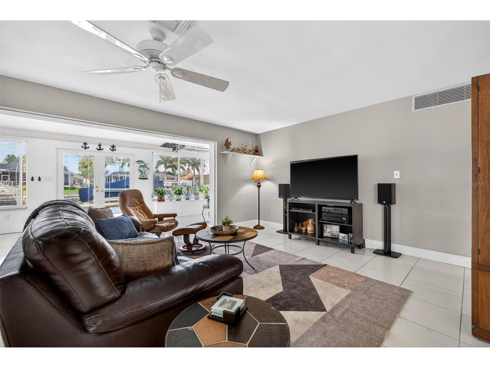 1963 Tanglewood Drive NE Saint Petersburg FL 33702 TB8453154 image7