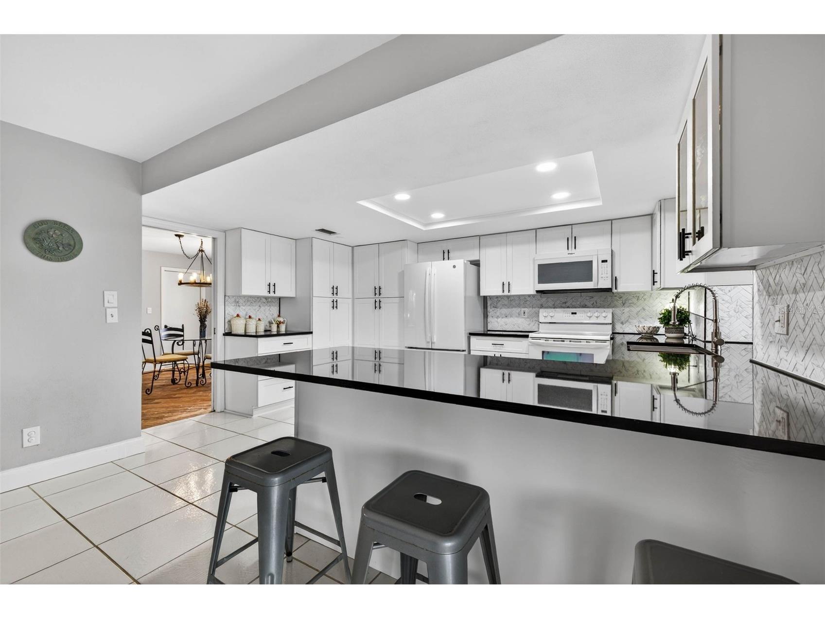 1963 Tanglewood Drive NE Saint Petersburg FL 33702 TB8453154 image9