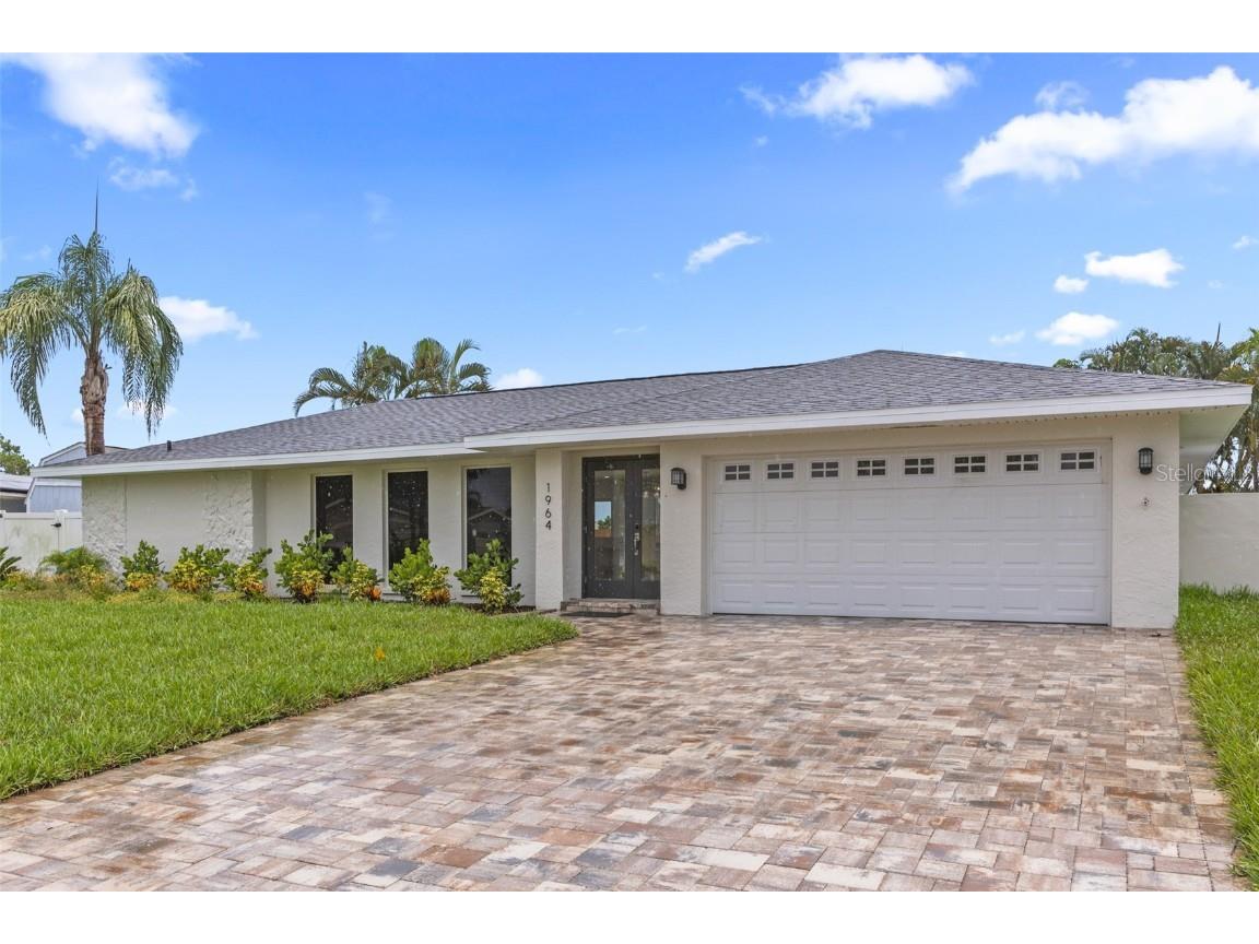 1964 Tanglewood Drive NE Saint Petersburg FL 33702 TB8399195 image1