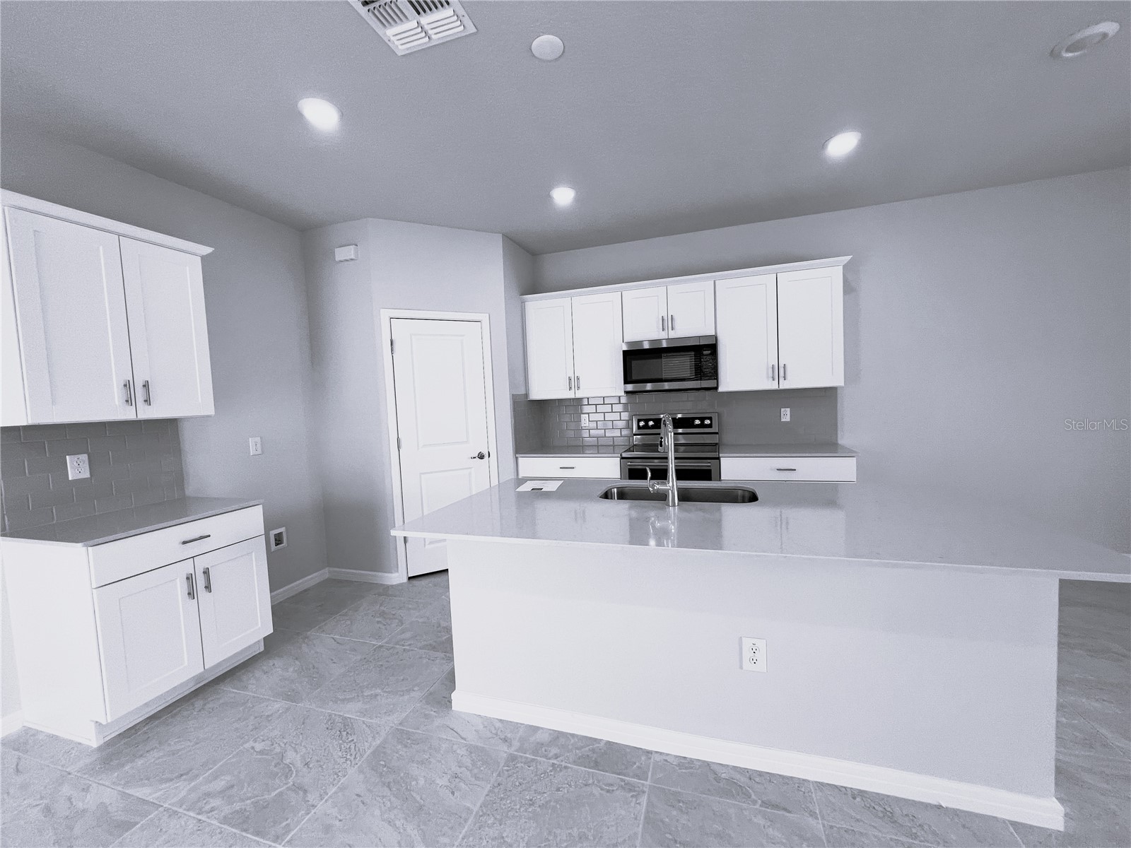 19646 Shady Oak Drive Land O Lakes FL 34638 TB8518455 image2