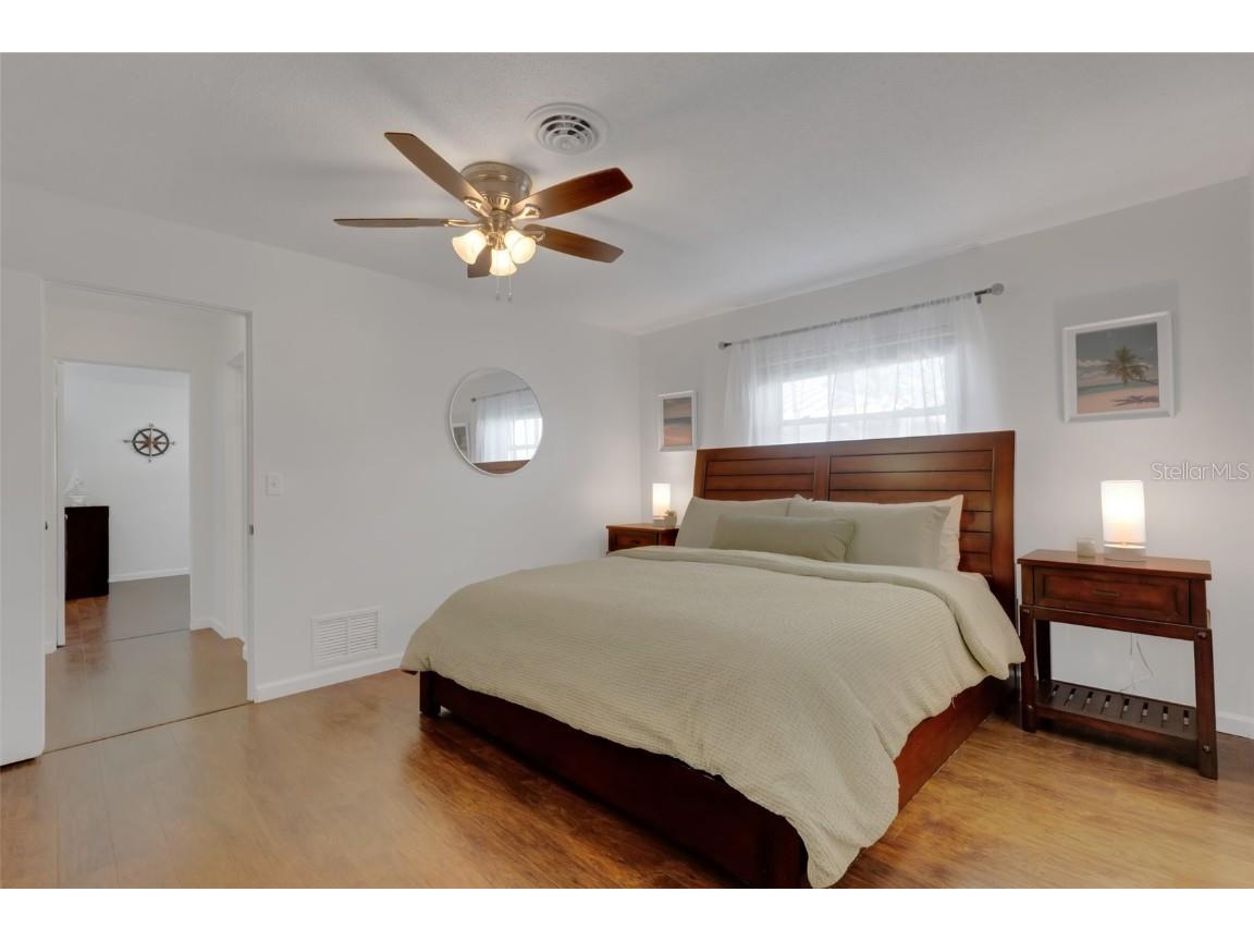 1965 Neptune Drive Englewood FL 34223 L4947661 image1