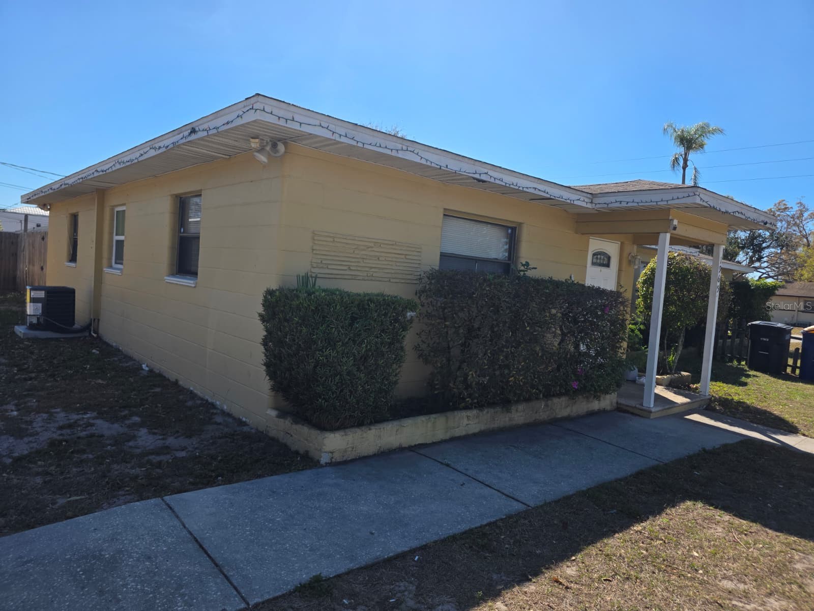 1965 Rainbow Drive Clearwater FL 33765 TB8477779 image1