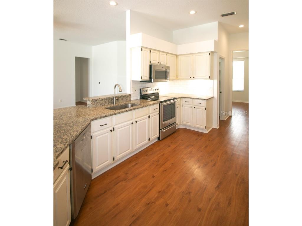 1966 Westbourne Drive Oviedo FL 32765 - LAKE HERON O6369408 image24