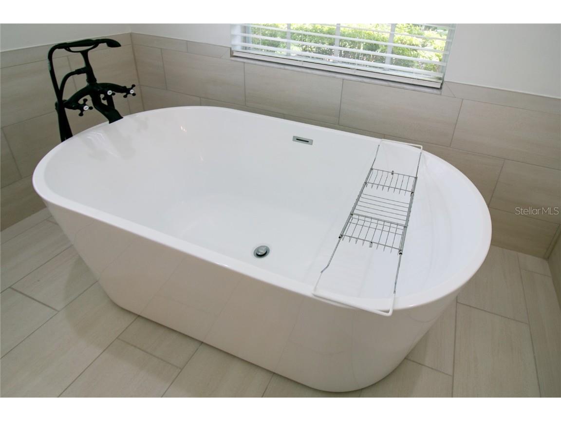 1966 Westbourne Drive Oviedo FL 32765 - LAKE HERON O6369408 image4