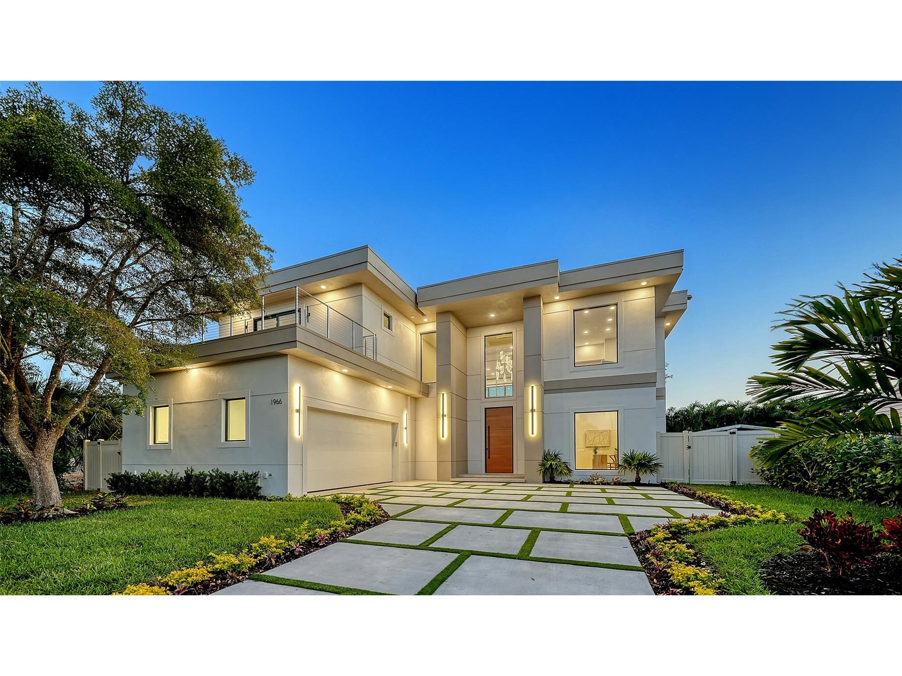 1966 Wisteria Street Sarasota FL 34239 A4668324 image1