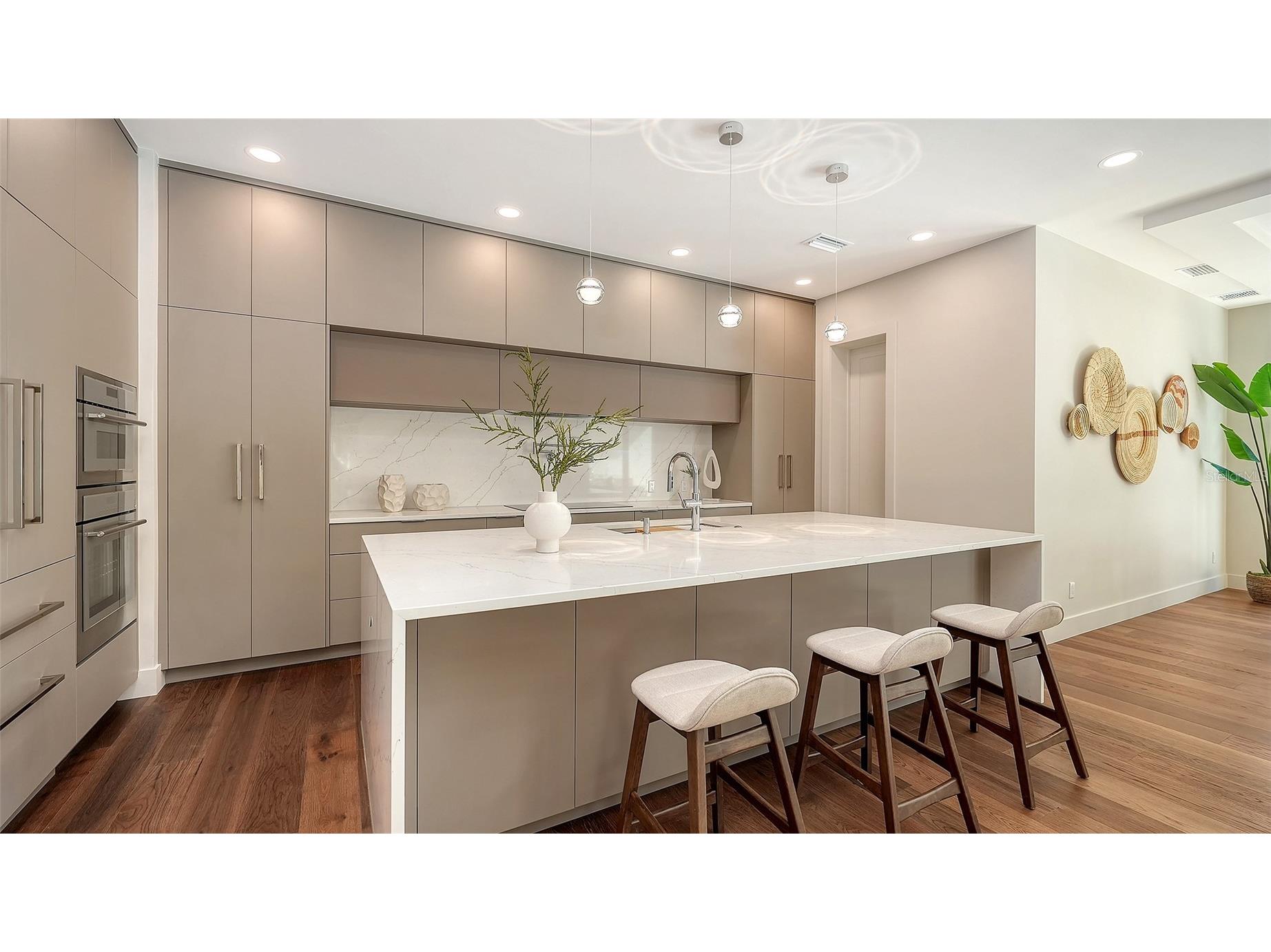 1966 Wisteria Street Sarasota FL 34239 A4668324 image17