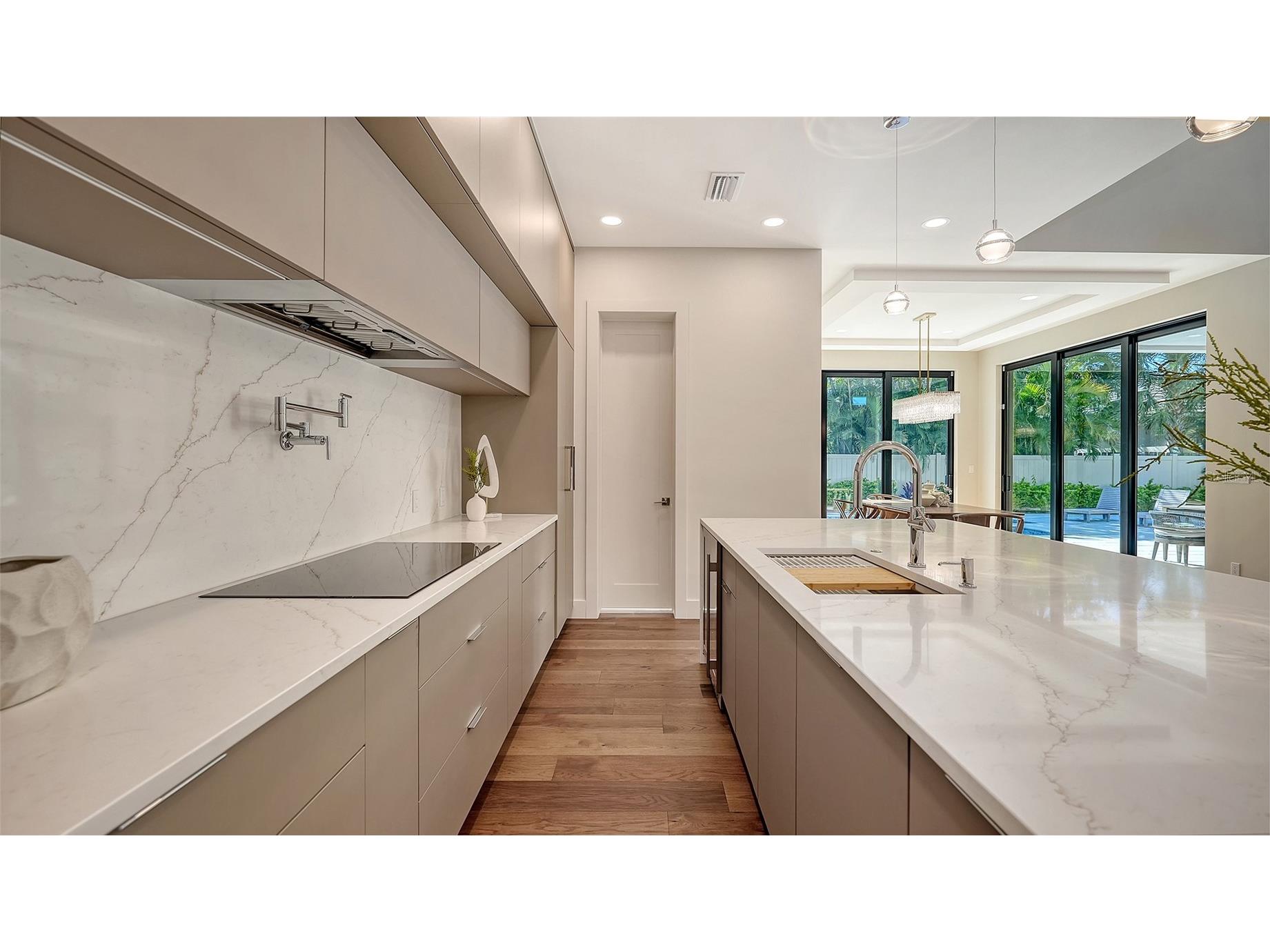 1966 Wisteria Street Sarasota FL 34239 A4668324 image18