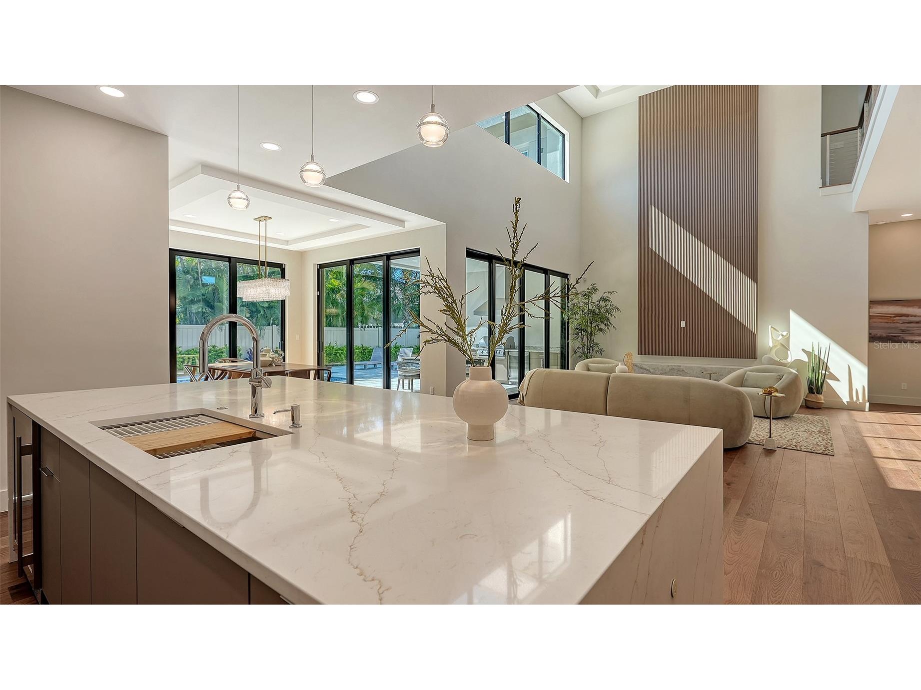 1966 Wisteria Street Sarasota FL 34239 A4668324 image19