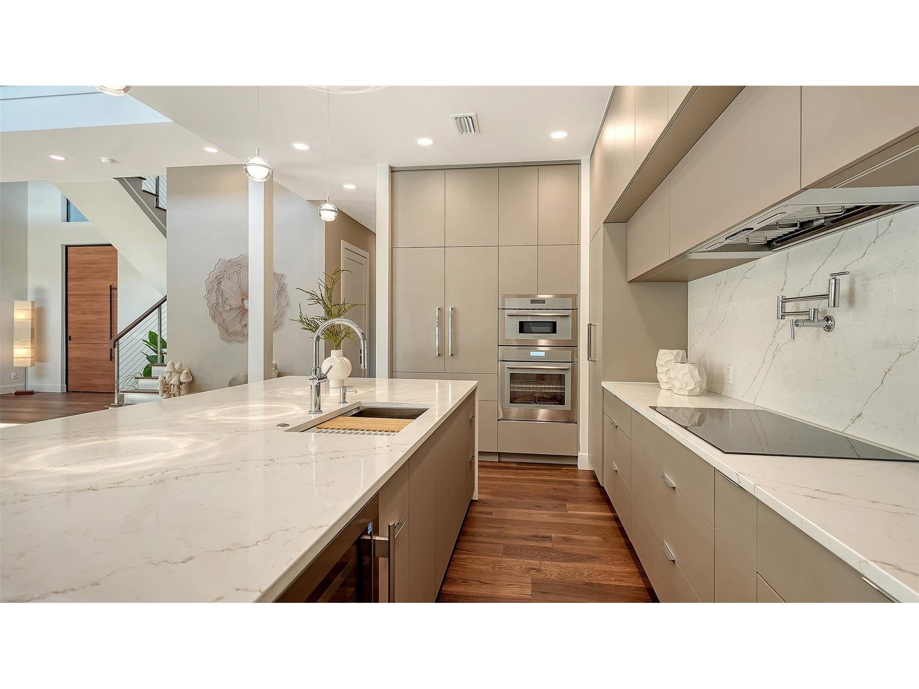 1966 Wisteria Street Sarasota FL 34239 A4668324 image20