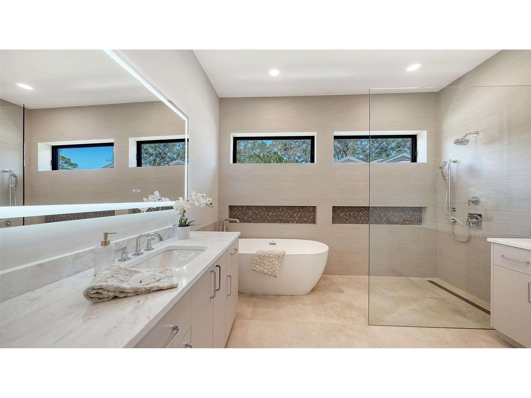 1966 Wisteria Street Sarasota FL 34239 A4668324 image34