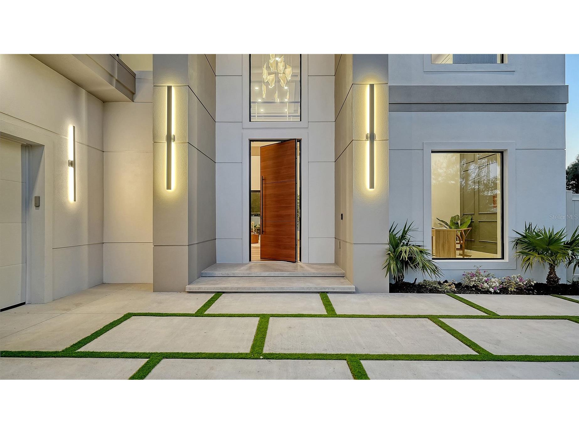 1966 Wisteria Street Sarasota FL 34239 A4668324 image4