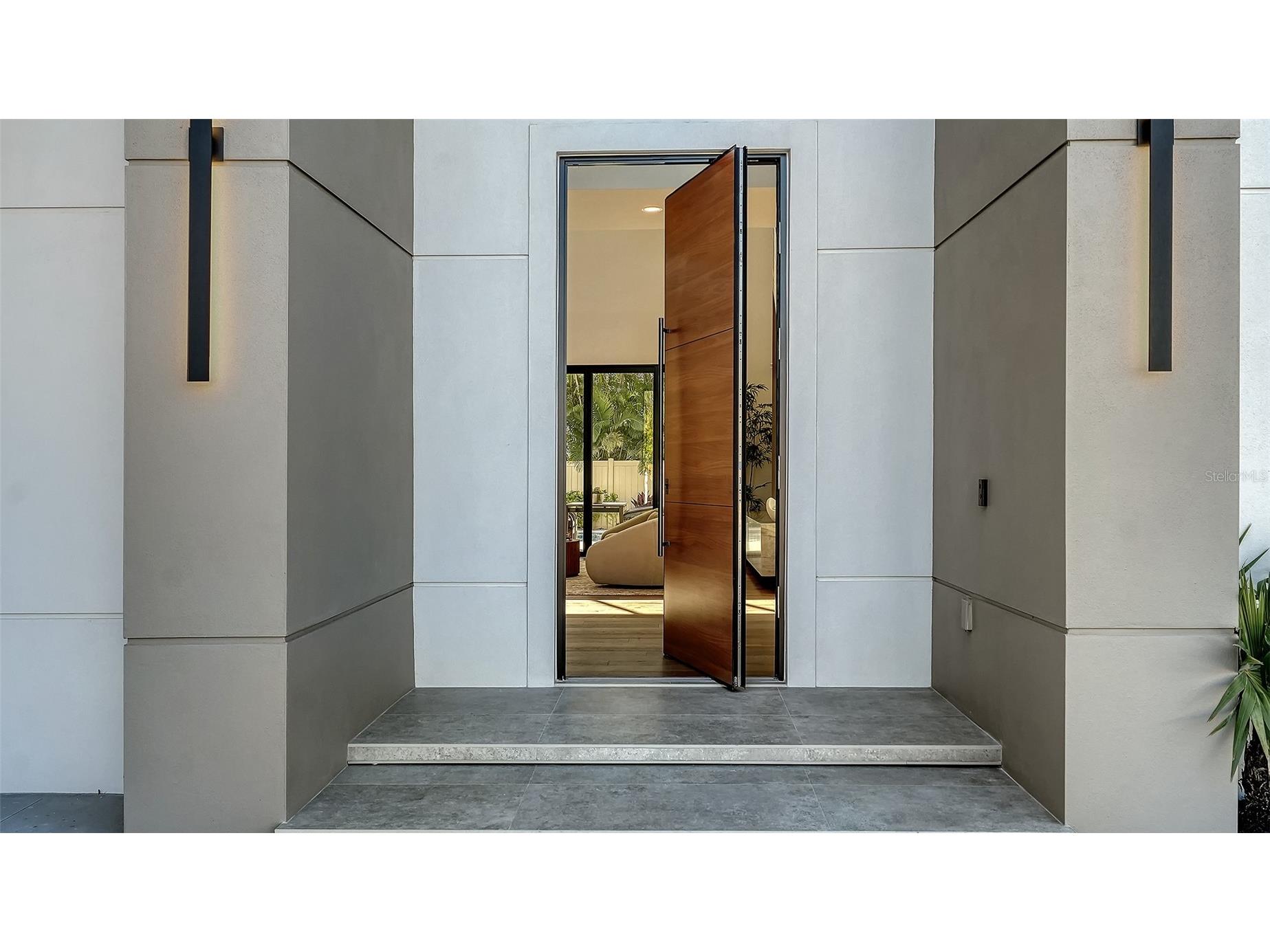 1966 Wisteria Street Sarasota FL 34239 A4668324 image5