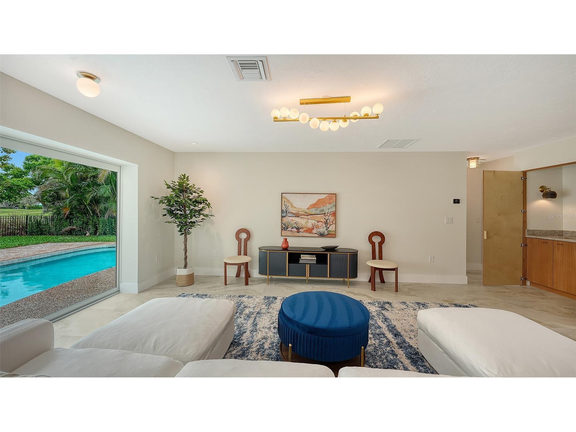 1967 Brookhaven Drive Sarasota FL 34239 A4686652 image10