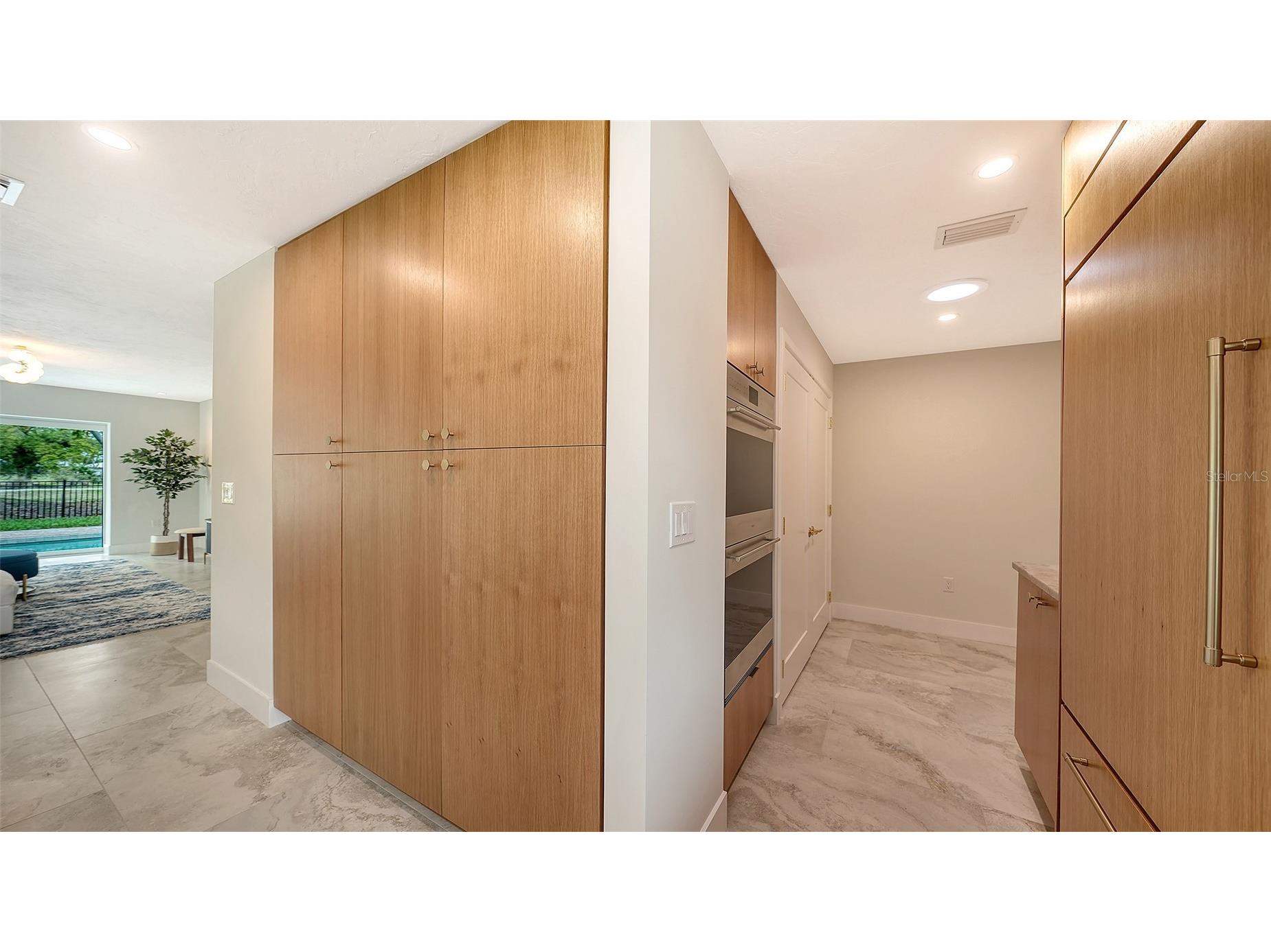 1967 Brookhaven Drive Sarasota FL 34239 A4686652 image17