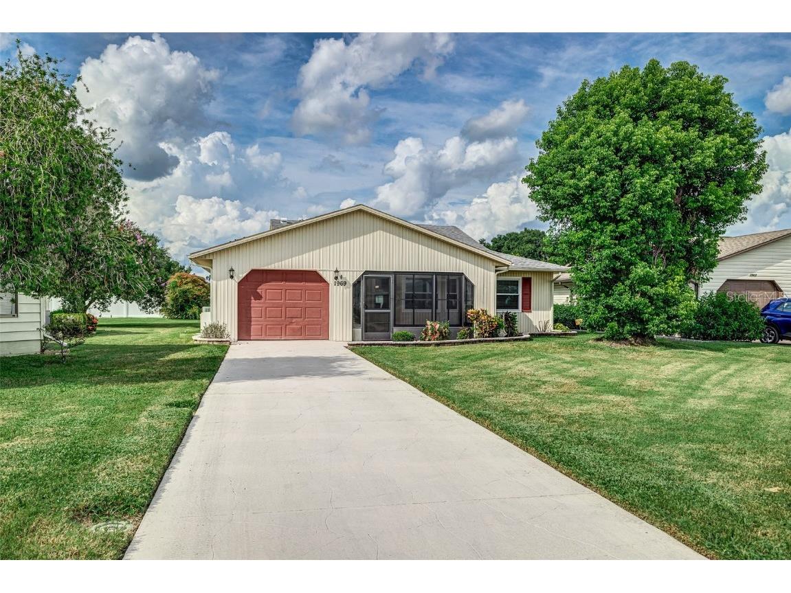 1969 Prairie Dunes Circle N Lakeland FL 33810 L4947681 image1