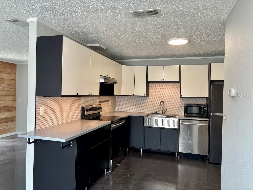 1970 Debbie Street Sarasota FL 34231 A4659672 image8