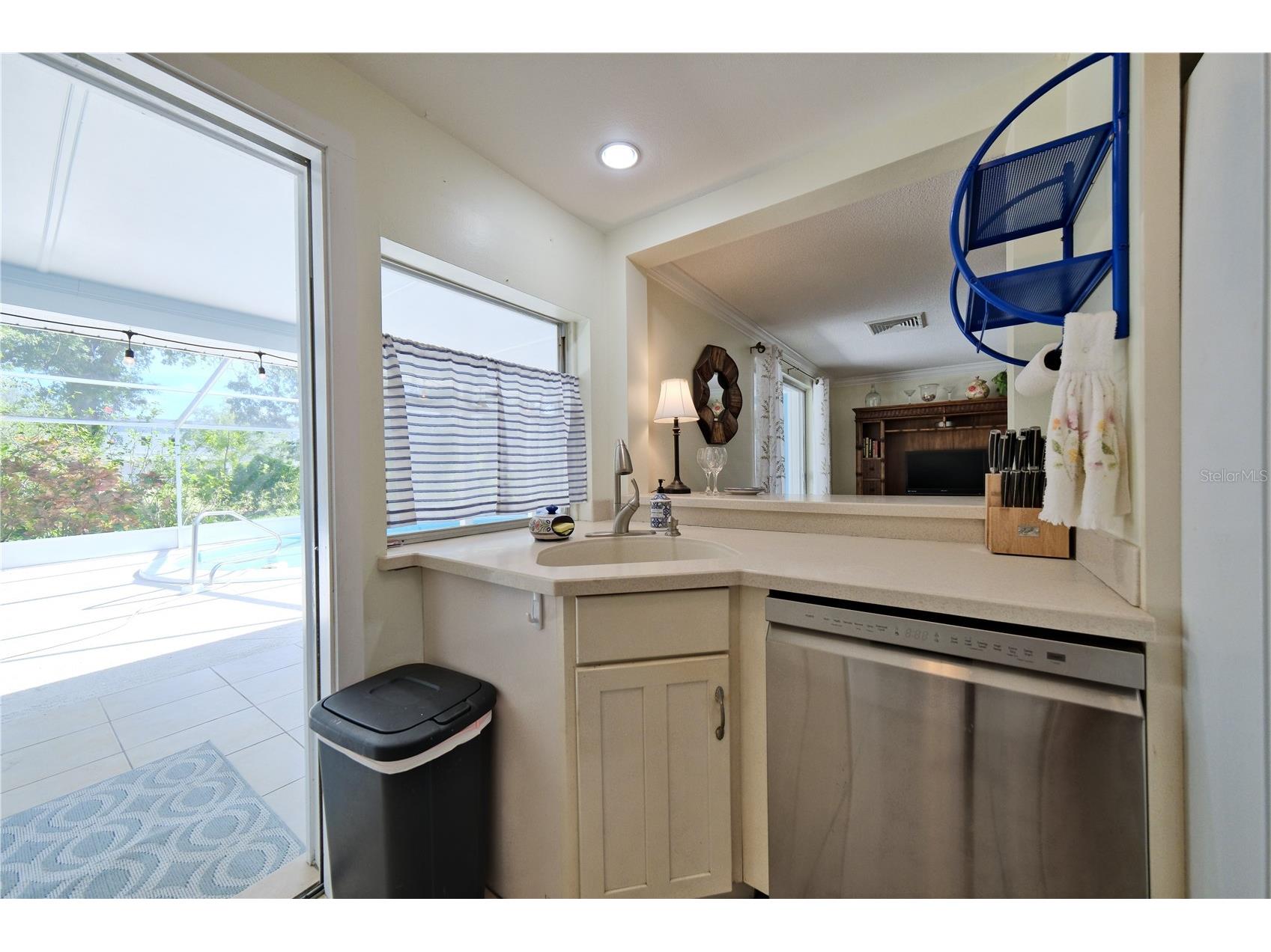 1971 Debbie Street Sarasota FL 34231 A4692193 image11