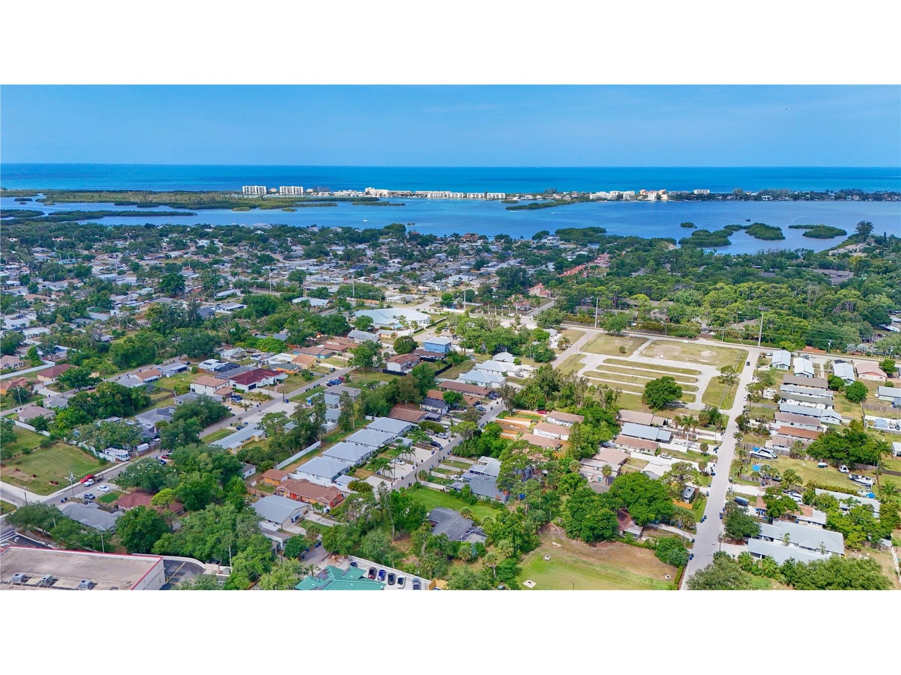 1971 Debbie Street Sarasota FL 34231 A4692193 image36