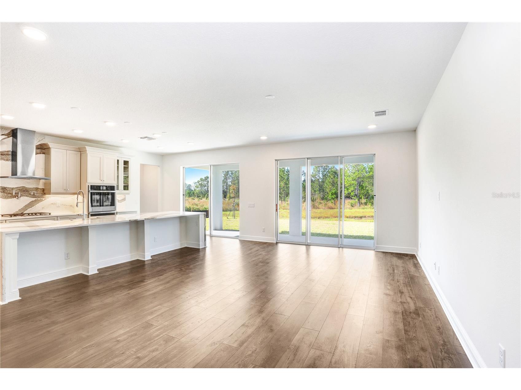 1971 Drummond Point Zephyrhills FL 33541 TB8449082 image10