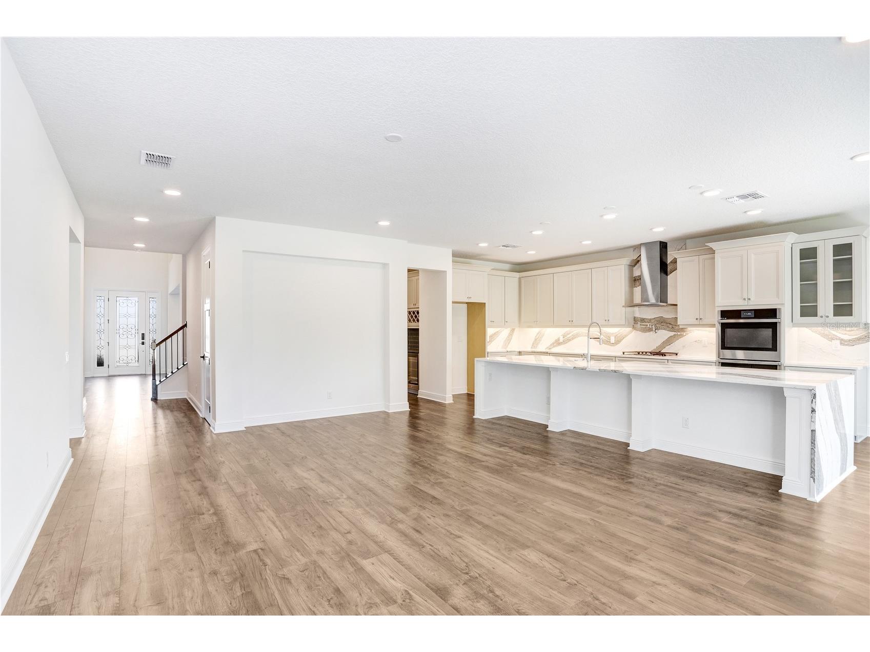 1971 Drummond Point Zephyrhills FL 33541 TB8449082 image13