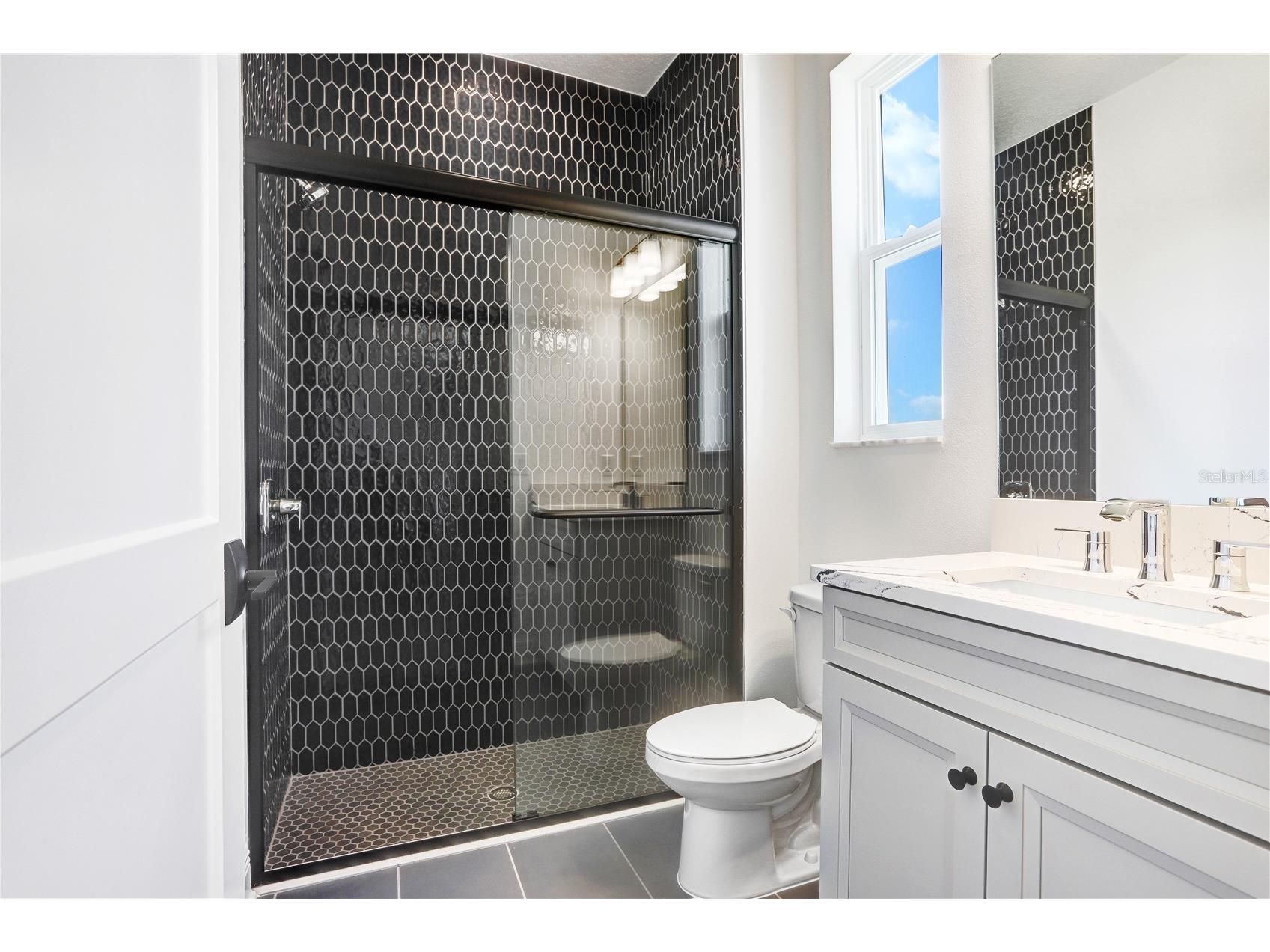 1971 Drummond Point Zephyrhills FL 33541 TB8449082 image18