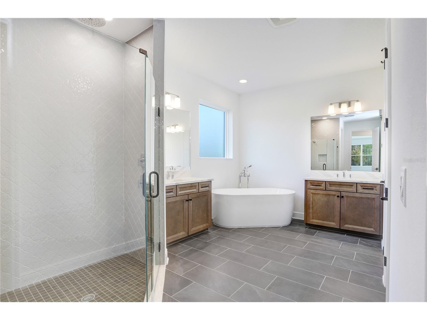 1971 Drummond Point Zephyrhills FL 33541 TB8449082 image21