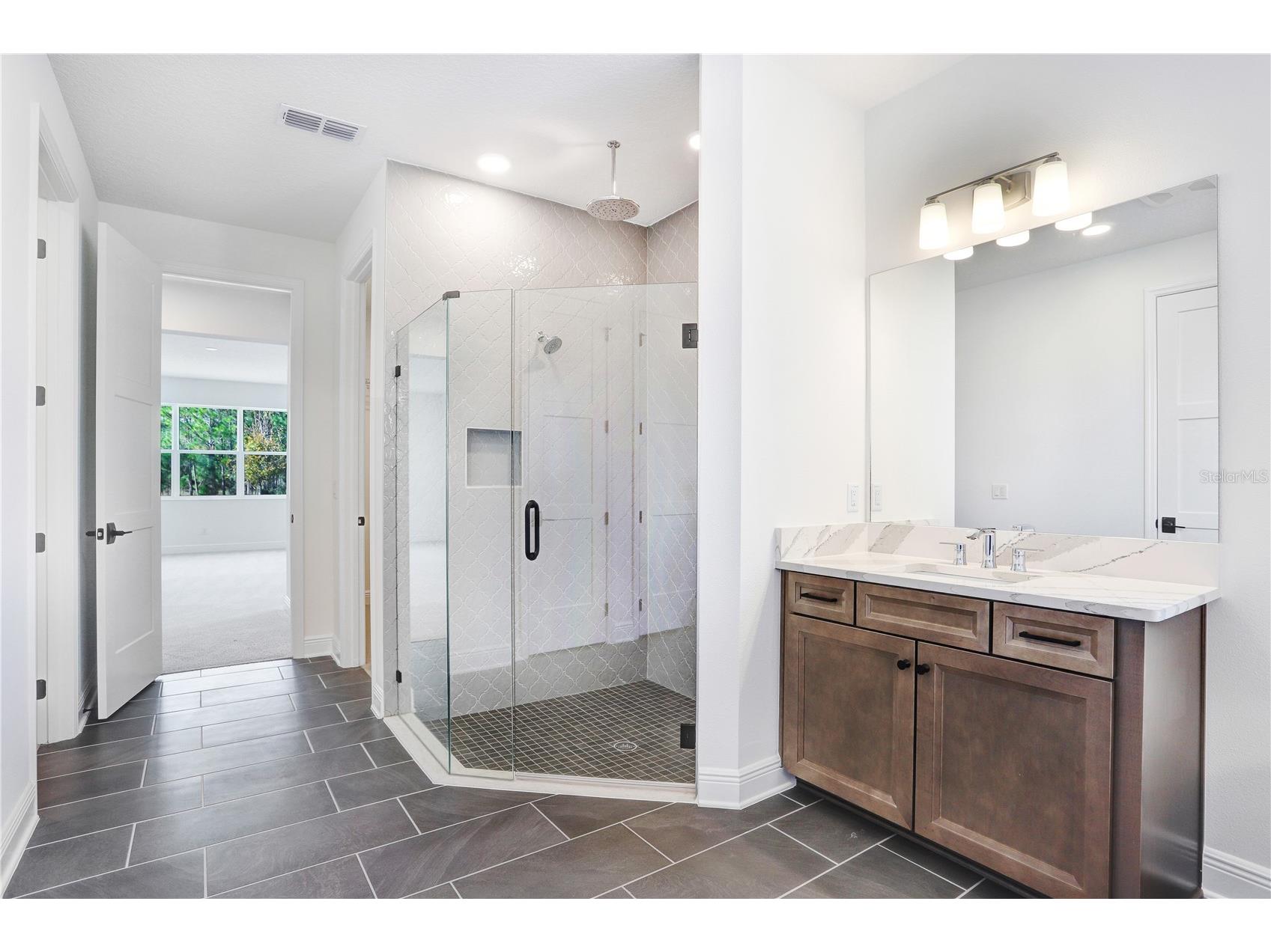 1971 Drummond Point Zephyrhills FL 33541 TB8449082 image23