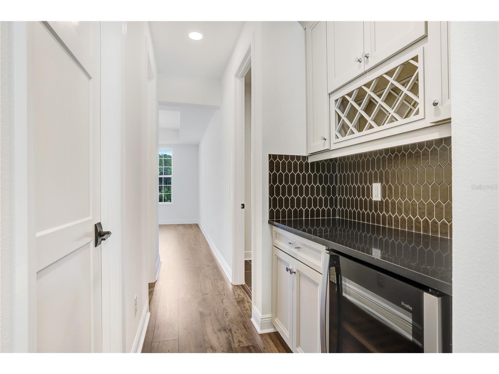 1971 Drummond Point Zephyrhills FL 33541 TB8449082 image24