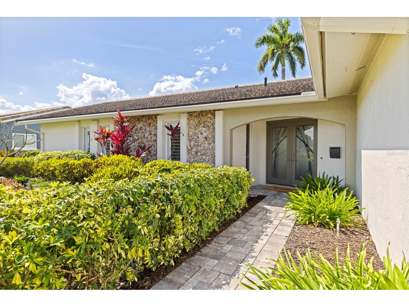 1971 Massachusetts Avenue NE Saint Petersburg FL 33703 - TAMPA BAY TB8492503 image4