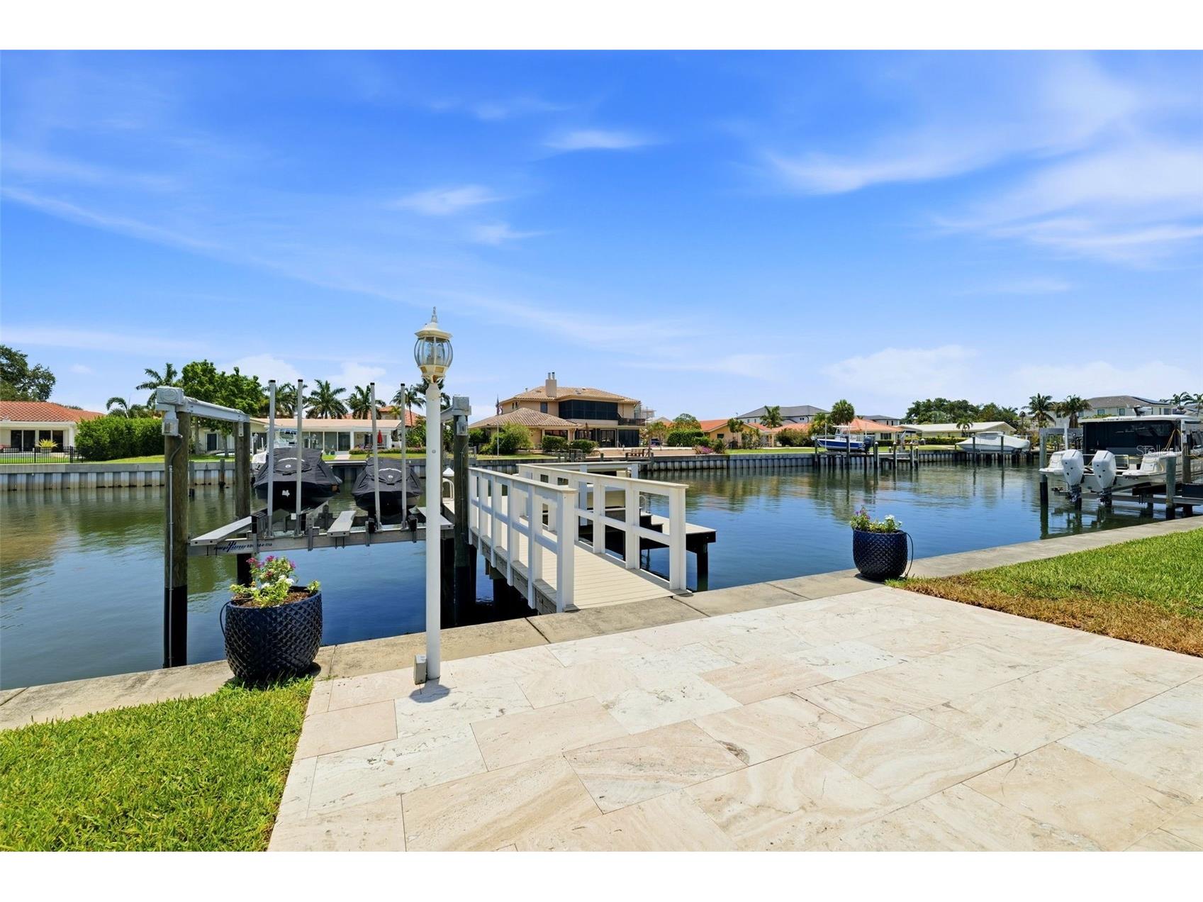 1974 Hawaii Avenue NE Saint Petersburg FL 33703 TB8523350 image31