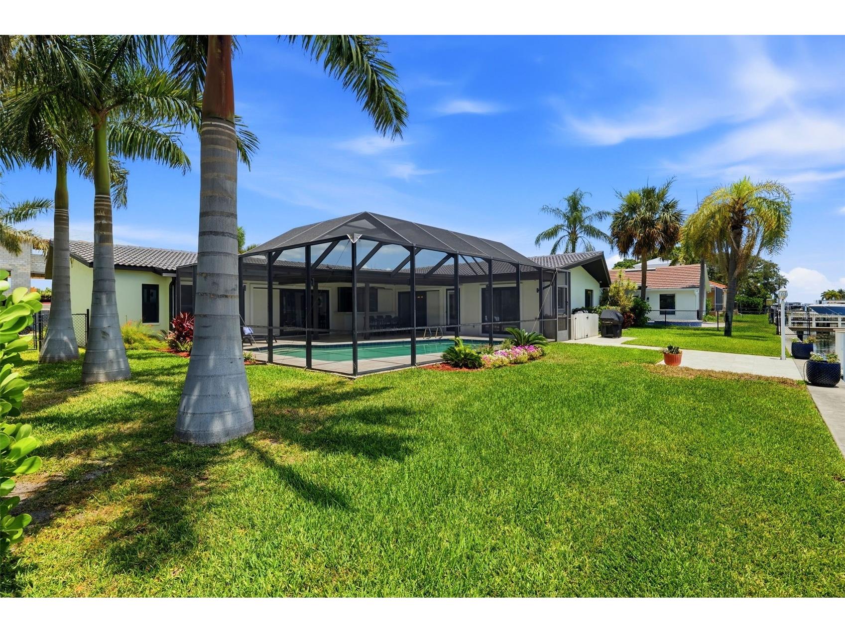 1974 Hawaii Avenue NE Saint Petersburg FL 33703 TB8523350 image35