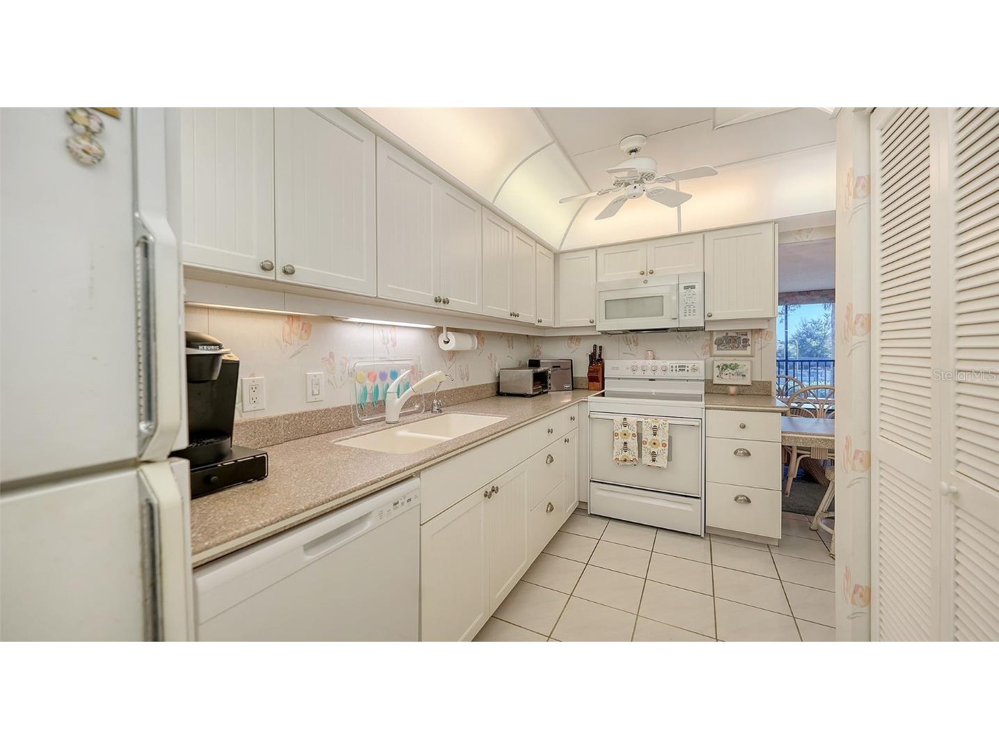 1975 Gulf Of Mexico Drive #G4-206 Longboat Key FL 34228 - GULF OF MEXICO A4663933 image17