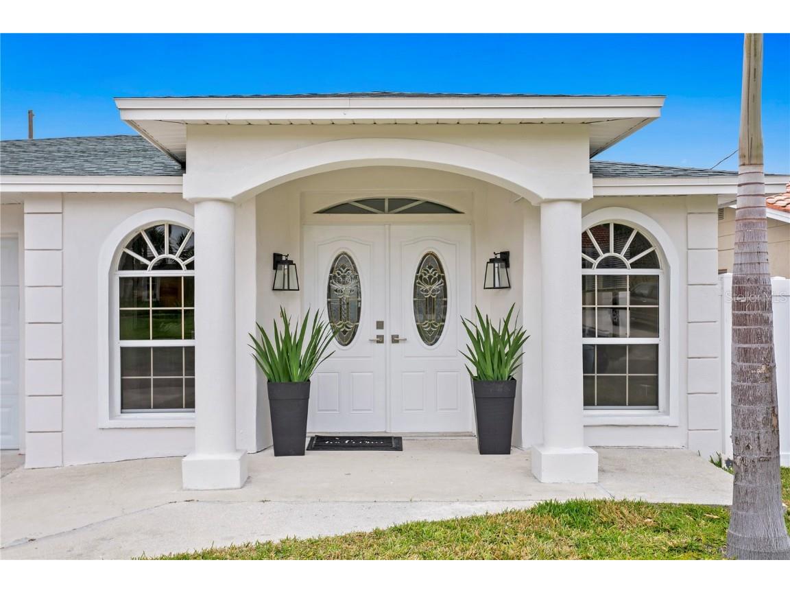 1975 Montana Avenue NE Saint Petersburg FL 33703 U8231319 image1