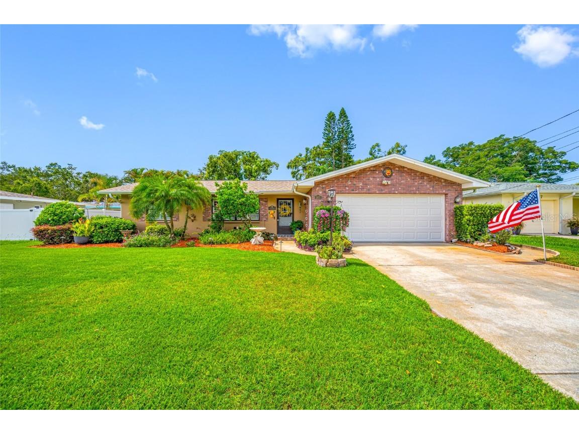 1975 Valley Drive Dunedin FL 34698 TB8404115 image1