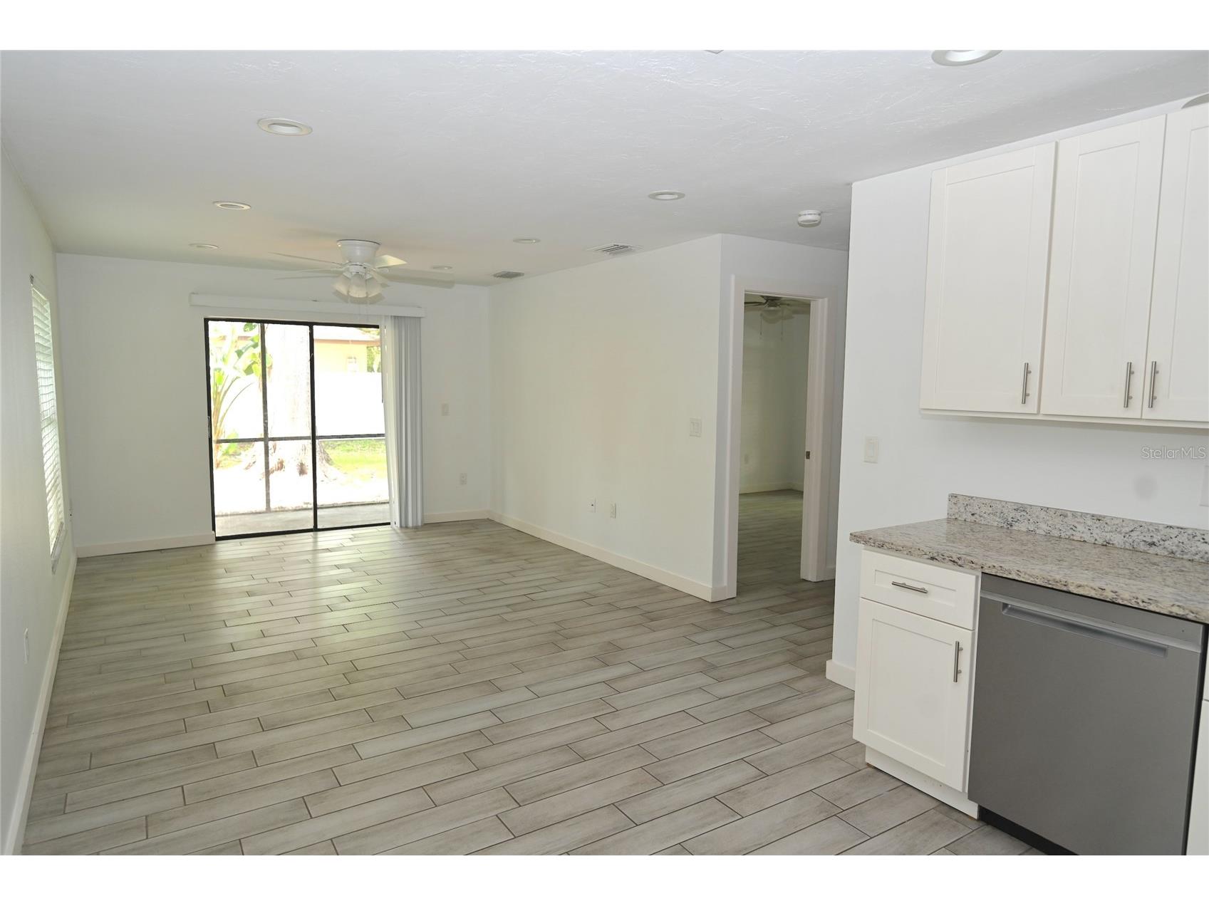 1976 Debbie Street Sarasota FL 34231 A4698511 image13