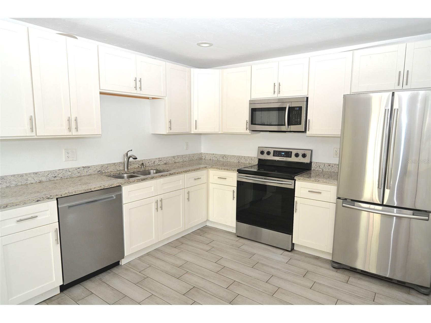 1976 Debbie Street Sarasota FL 34231 A4698511 image14